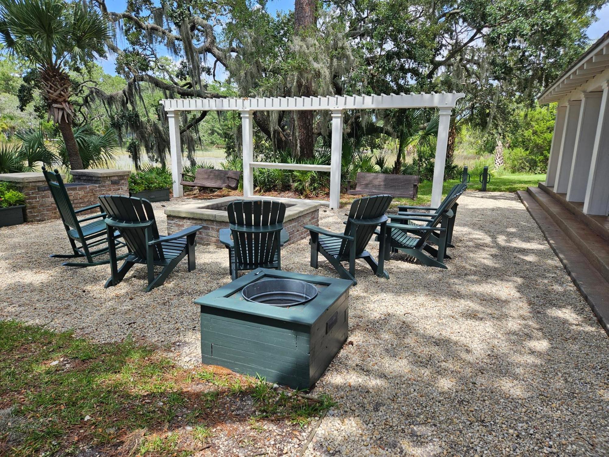 Low Country Cottage In Beautiful Habersham Beaufort Bagian luar foto
