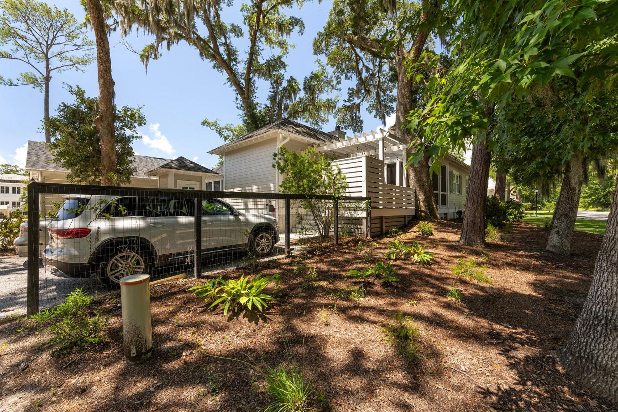 Low Country Cottage In Beautiful Habersham Beaufort Bagian luar foto